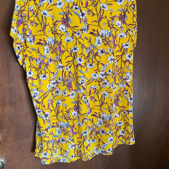 Tops - Picture 3 of 3